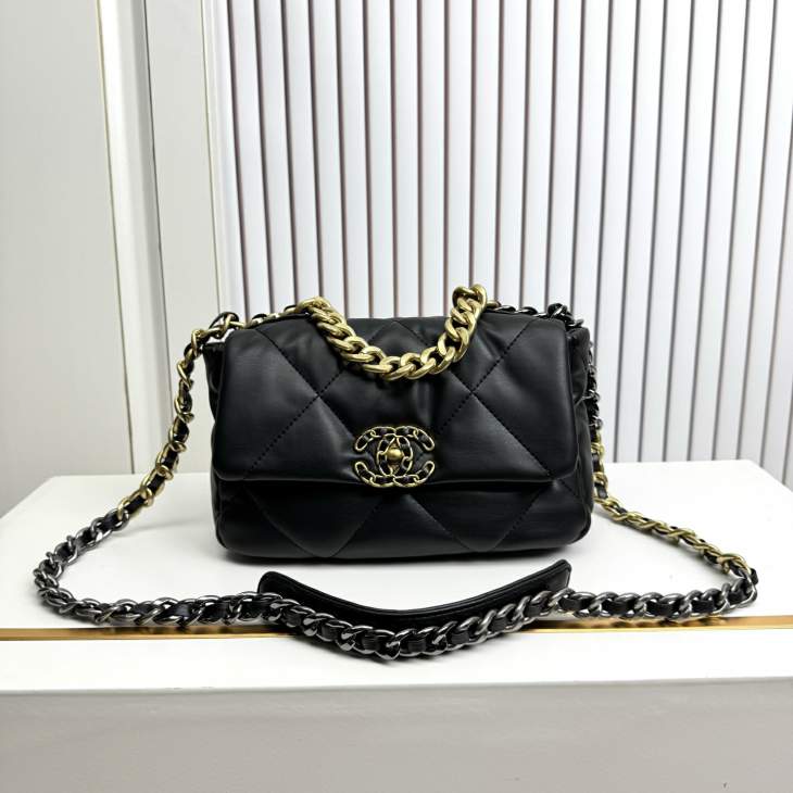 Picture of Chanel Handbags 2 _SKUfw239832962fw